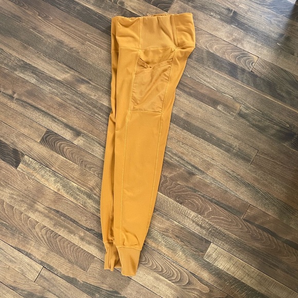 Joggers - Picture 2 of 7